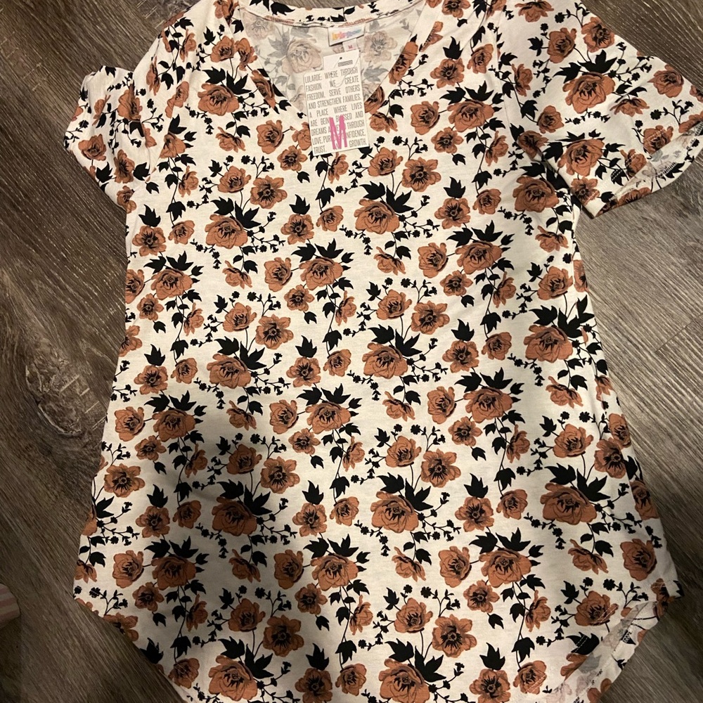 Lularoe iris top med new with tag floral print